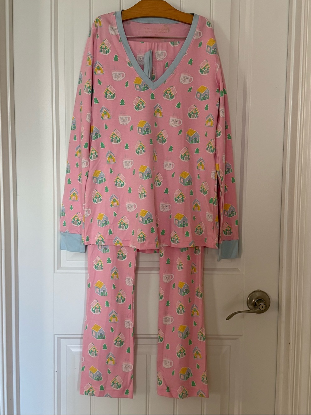 TBBC Coastal Living Vivie’s Lounge Set XS – Gingerbread Village Buckhead Blue